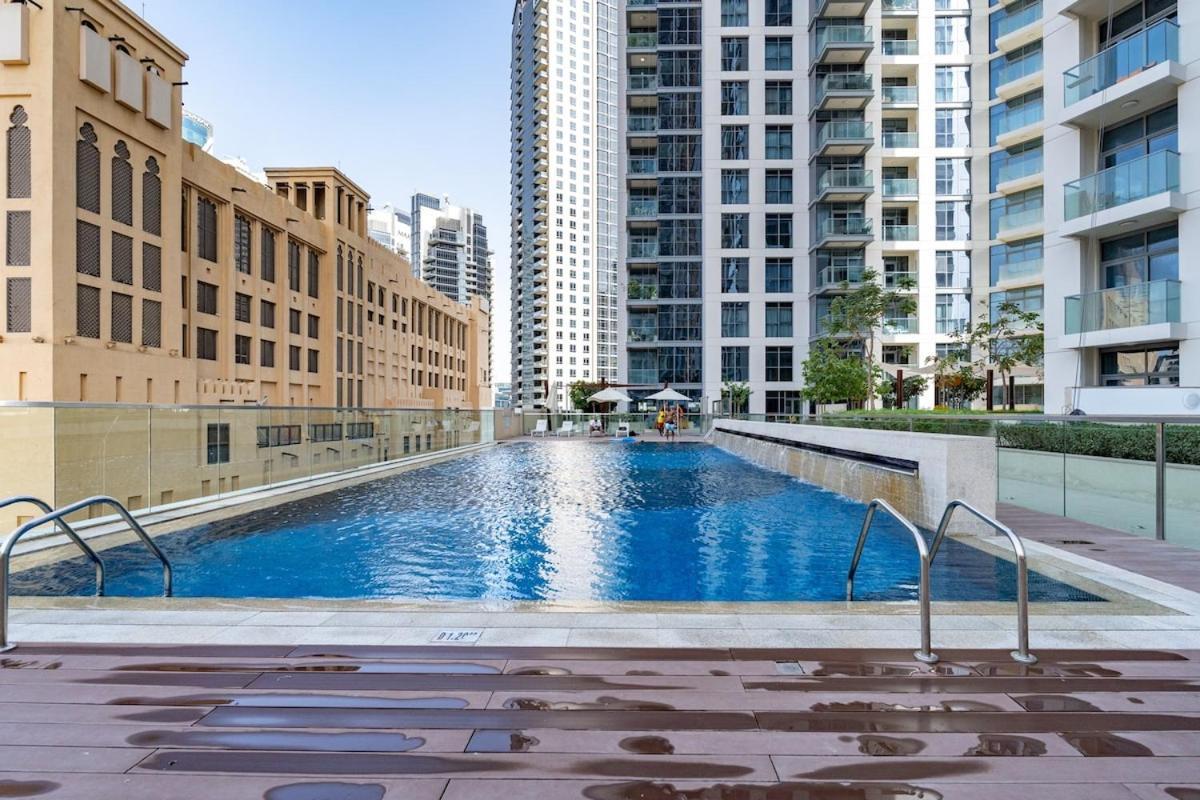 Cool 4-Bedroom Apartment With Burj Views At Bellevue Tower In Downtown ดูไบ ภายนอก รูปภาพ