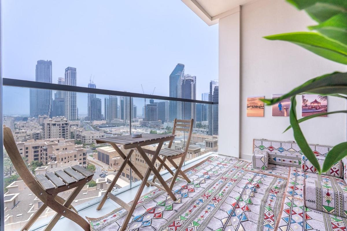 Cool 4-Bedroom Apartment With Burj Views At Bellevue Tower In Downtown ดูไบ ภายนอก รูปภาพ