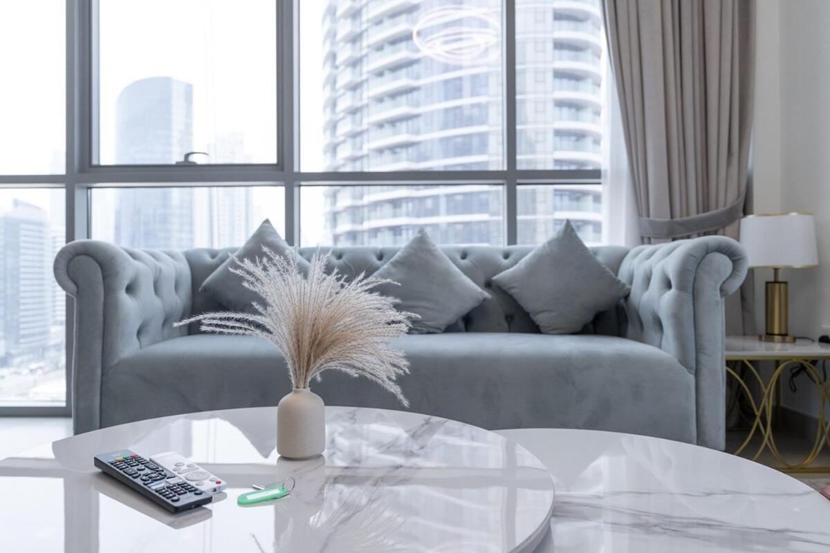 Cool 4-Bedroom Apartment With Burj Views At Bellevue Tower In Downtown ดูไบ ภายนอก รูปภาพ